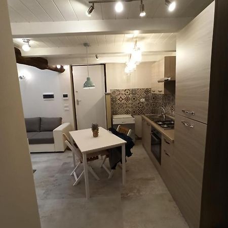 Antico-Vicolo Appartamento Viviana ヴェルチェッリ エクステリア 写真